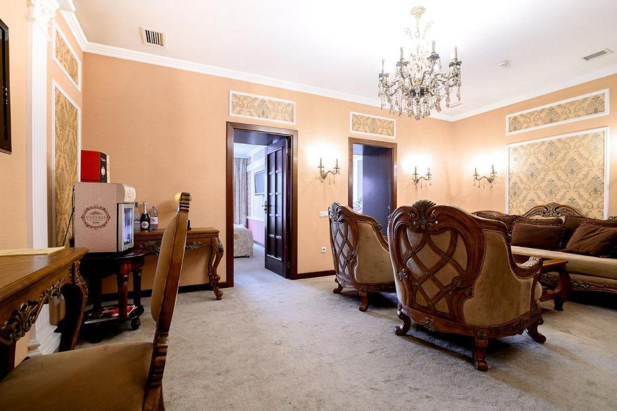 Vintage Boutique Hotel Akmola Esterno foto
